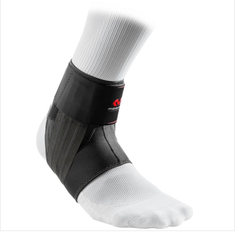 McDavid Stealth Ankle Brace made for under cleats size large. NEVER WORN